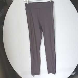 Fabletics Leggings / Yoga Pants Gray with Zippers to Cuffs